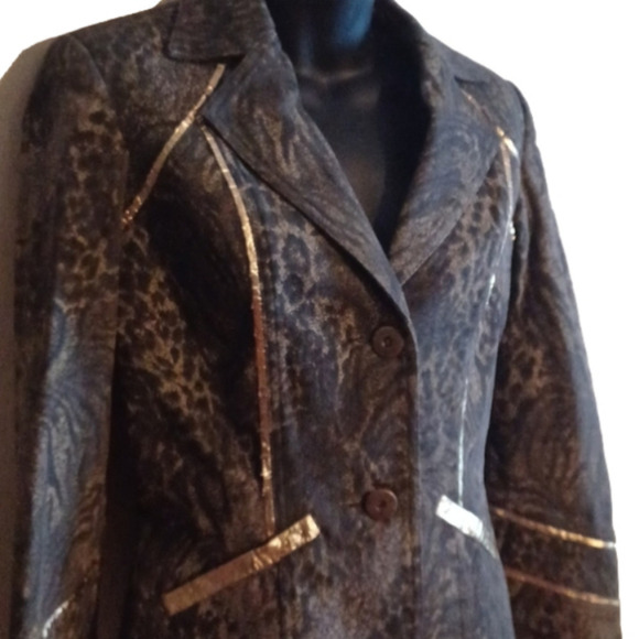 𝅺Animal print blazer. No tags, please see measurements.Mob wives! - Picture 4 of 11